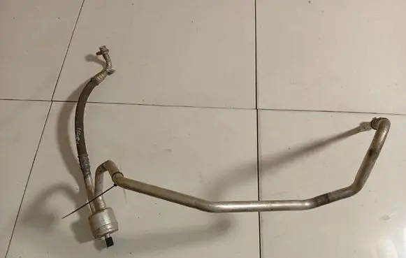 Citroen Berlingo Air conditioning (A/C) pipe/hose 9670636580