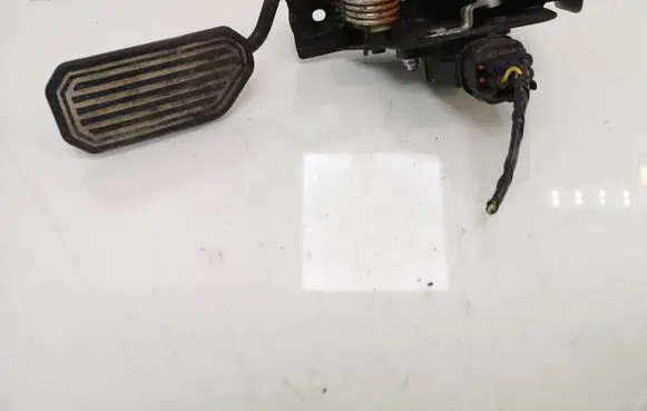 Toyota Avensis T250 Accelerator throttle pedal