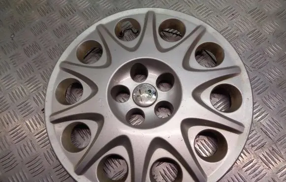 Alfa Romeo 147 Wheel nut cap/cover 