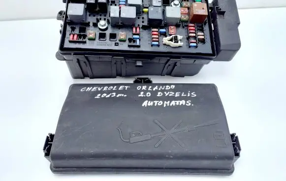 Chevrolet Orlando Fuse box set 96982038 95963458