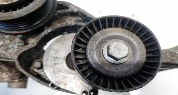 Opel Insignia A Generator/alternator belt tensioner 