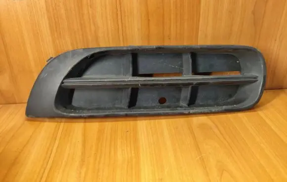 Skoda Praktik (5J8) Front bumper lower grill 9900201 PD0334QA2552