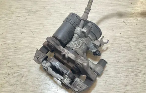 BMW 1 F40 Rear brake caliper