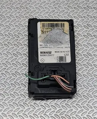 Renault Megane II Ignition key card reader 8200125077