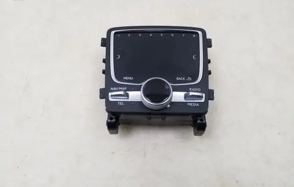 Head unit multimedia control