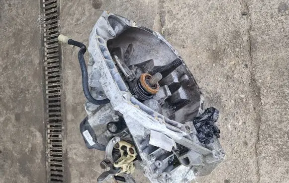 Renault Clio IV Manual 6 speed gearbox 321016454R