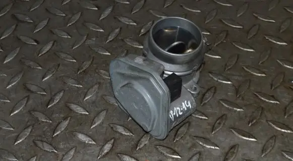 BMW 1 E81 E87 Throttle valve 7804373