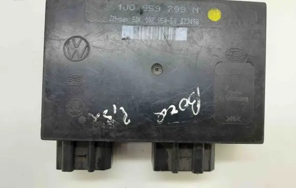 Volkswagen Bora Central body control module 1J0959799N