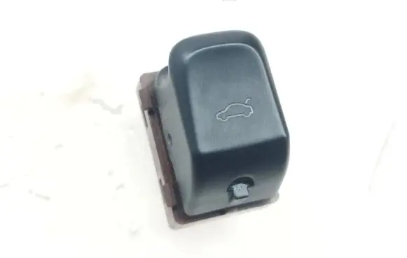 Tailgate opening switch