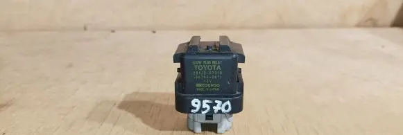 Toyota RAV 4 (XA20) Glow plug pre-heat relay 2861067010 1567000671 DENSO