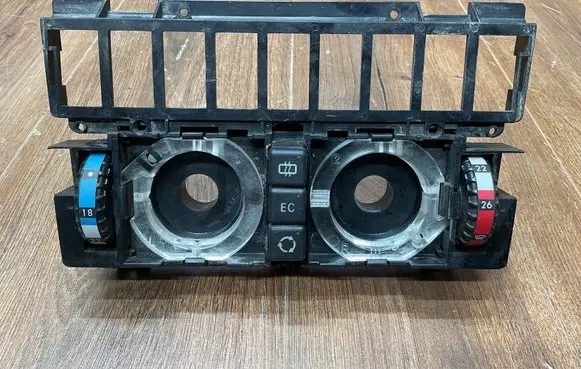Mercedes-Benz E W124 Climate control unit 1248303885 9140010183