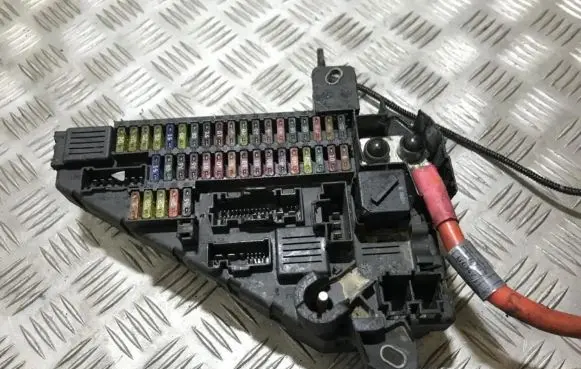 BMW 5 E60 E61 Fuse box set 690661901 6906619-01