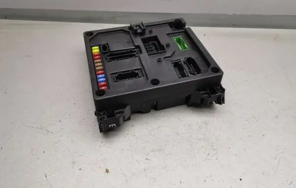 Volkswagen Sharan Fuse module 7M3962258AH