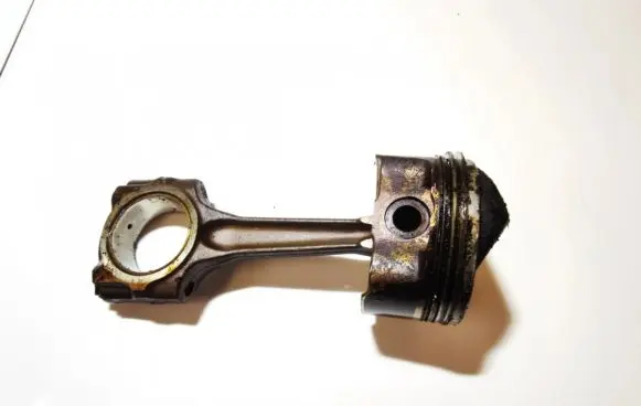 Citroen C5 Piston with connecting rod