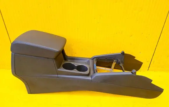 Volkswagen Amarok Center console 2H0833411M