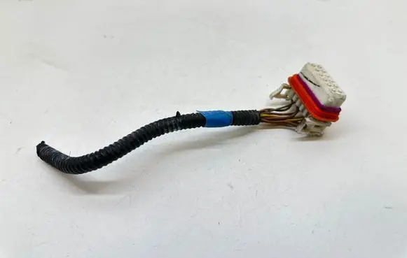 Volkswagen New Beetle Headlight/headlamp wiring loom/harness 