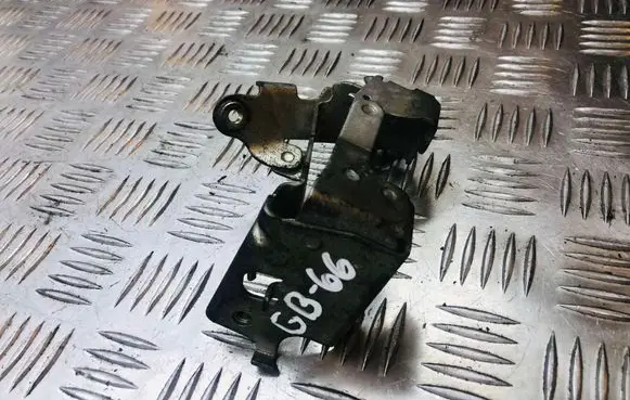 Mercedes-Benz E C207 W207 Other engine bay part A6420100440