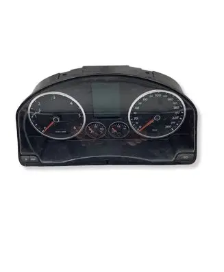 Volkswagen Tiguan Speedometer (instrument cluster) 5N0920870D