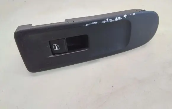 Volkswagen Golf VI Electric window control switch 5K0867256