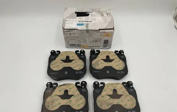 BMW 7 G70 Brake pads (front) 8842388 34108842388
