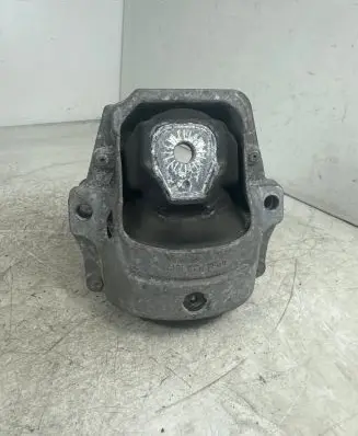 Audi A6 S6 C6 4F Engine mount bracket 8R0199381AJ 8R0199381