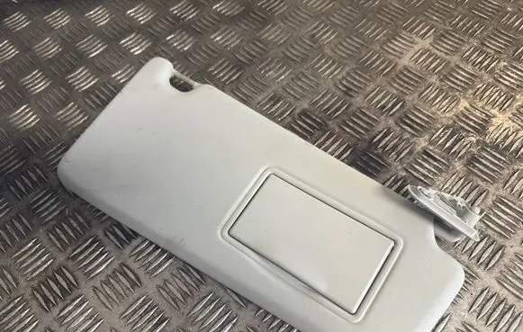 Sun visor