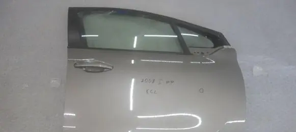 Peugeot 2008 I Front door 