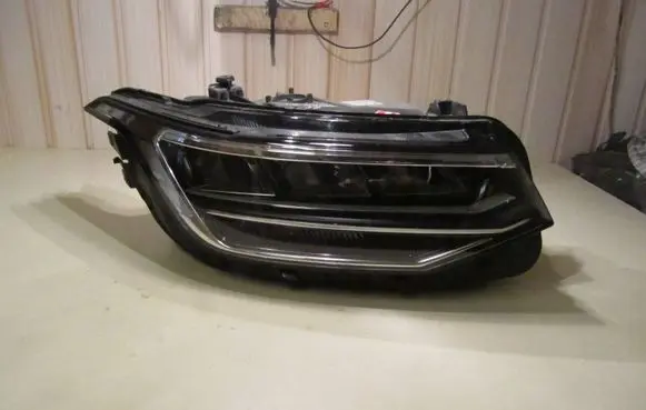 Volkswagen Tiguan Headlight/headlamp 5NB941036C LE18A6431