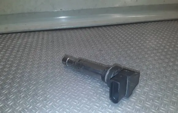 Seat Ibiza IV (6J,6P) High voltage ignition coil 036905715F