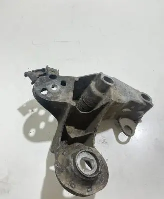 Audi A6 S6 C5 4B Engine mounting bracket 4B0199352B