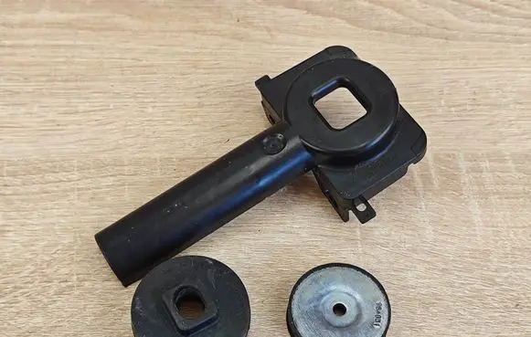 Audi A7 S7 4G Radiator mount bracket 4G0805201 4H0121276