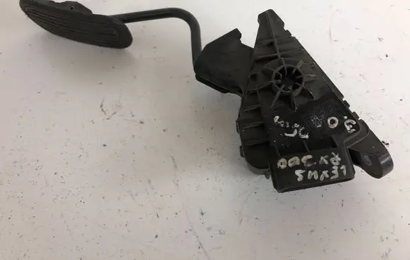 Lexus RX 300 Accelerator throttle pedal 7812048070 1988003040