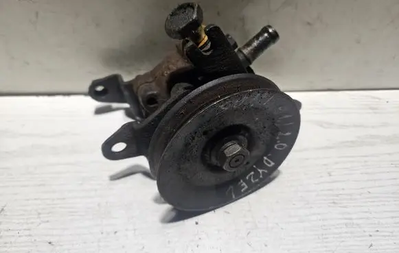 Nissan Sunny Power steering pump 4911074N00