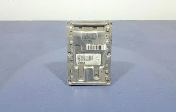 Audi A4 S4 B6 8E 8H Voltage converter/converter module 89027892