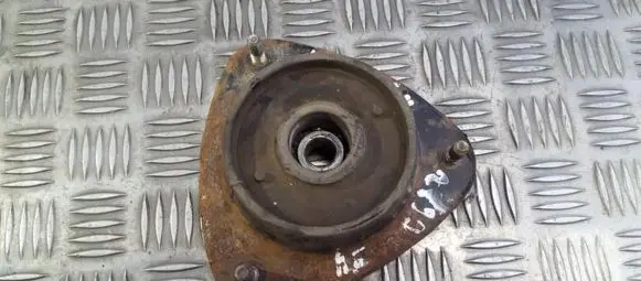 Subaru Legacy Coil spring mount 
