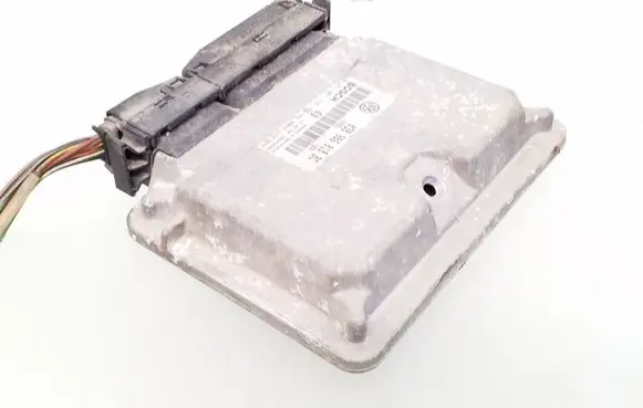 Skoda Octavia Mk1 (1U) Engine control unit/module 038906018BC 0281001755