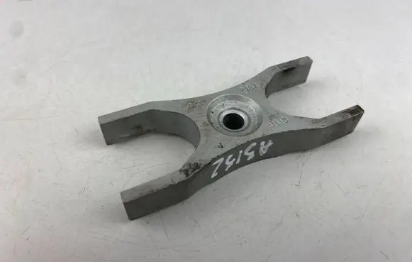 Audi A3 S3 8V Fuel Injector clamp holder 04L216A