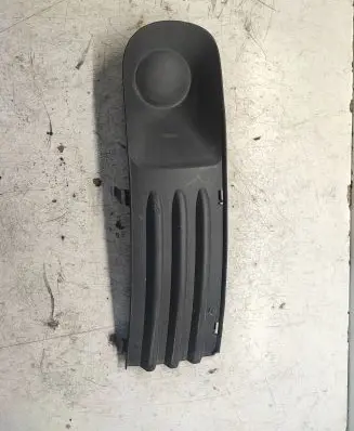 Volkswagen Transporter - Caravelle T5 Front bumper lower grill 7H0807490C