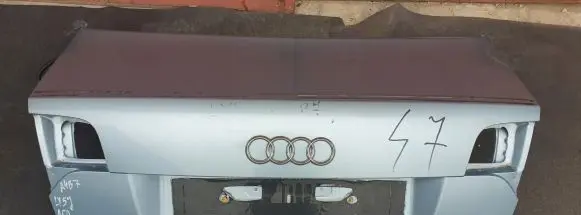 Audi A4 S4 B7 8E 8H Tailgate/trunk/boot lid AudiA4B7sedanLY5J