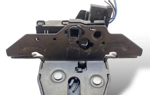 Opel Astra J Tailgate/trunk/boot lock/catch/latch