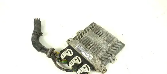 Volvo S40 Engine control unit/module ECU 30743623AA 5WS40212HT