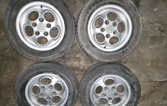 Porsche 944 R15 alloy rim 95136210400