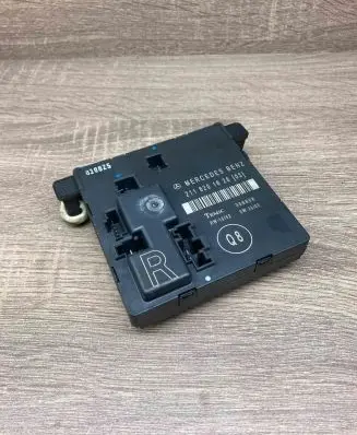 Mercedes-Benz E W211 Door control unit/module 2118201626