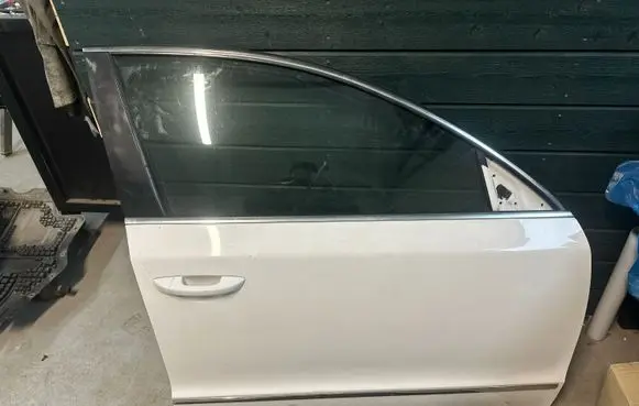 Skoda Superb B6 (3T) Front door