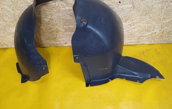 Volkswagen Caddy Front wheel arch liner splash guards 1T0805911M