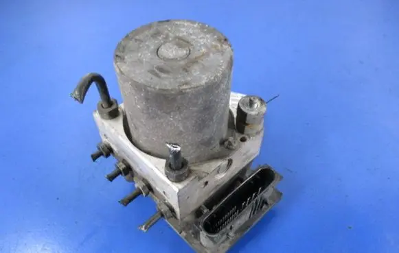 Ford Mondeo MK IV ABS Pump 5S71-2M110-AB