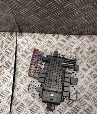 Volvo XC70 Fuse module 9162316