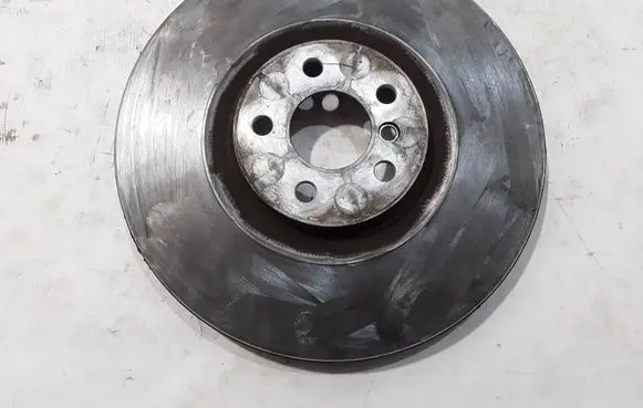 BMW 1 F40 Front brake disc 6884002