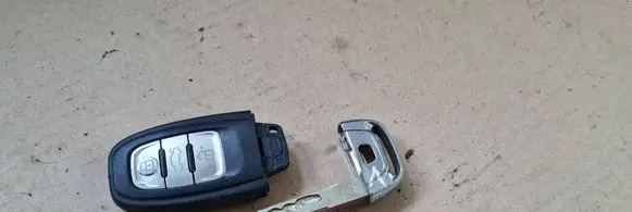 Audi A4 S4 B8 8K Ignition key/card 8T0959754D 5101808