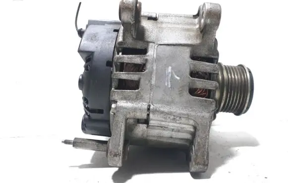 Volkswagen Golf VI Generator/alternator 03L903023A